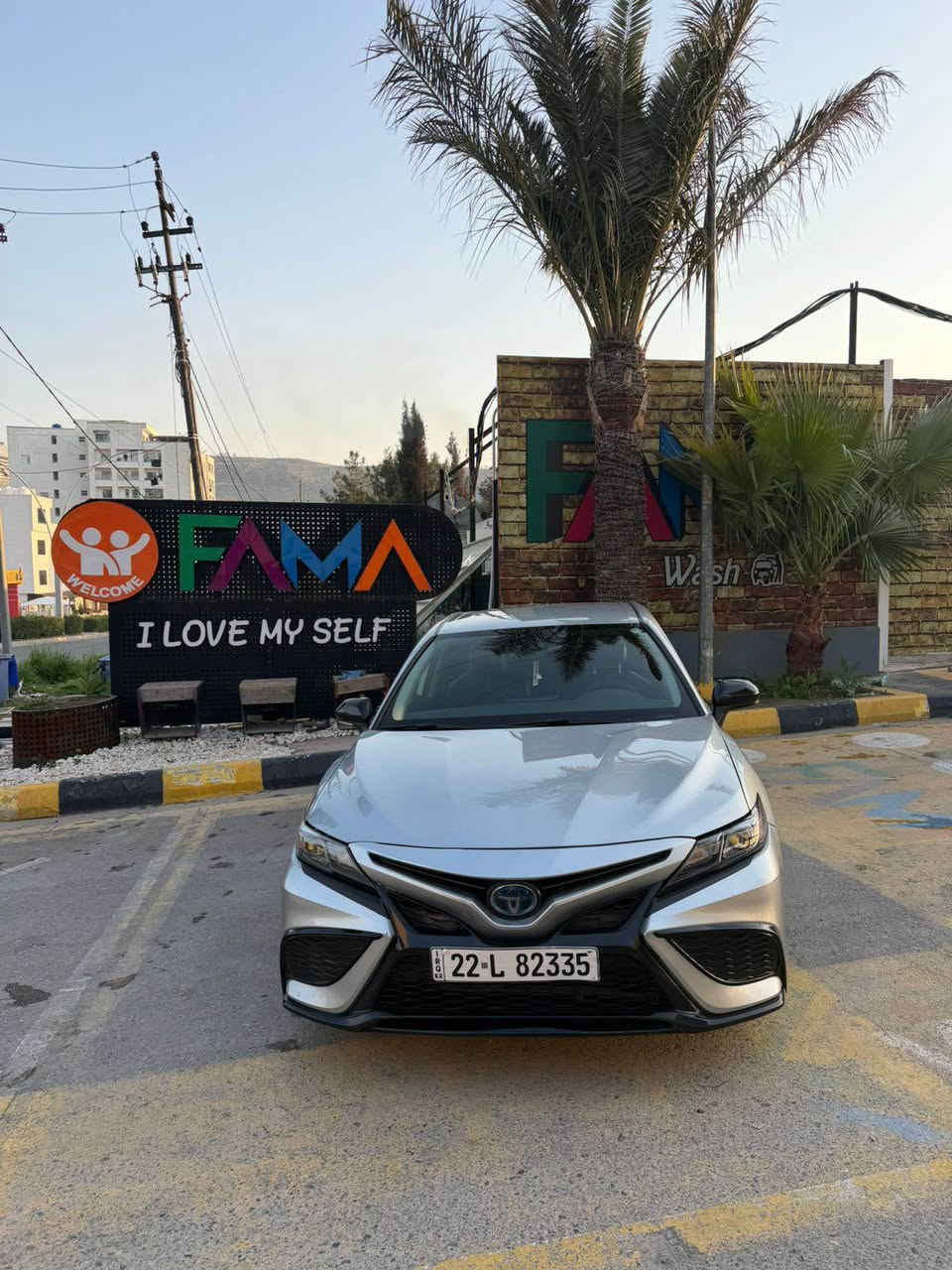 تويوتا كامري هايبرد SE 
موديل 2022، اللون سلفر
ماشية ٧٠ مايل
السيارة بيها الباب الخلفي صبغ
موجودة بدهوك
السيارة احلى من الصور 
كير و محرك و كهربائيات و هايبرد و التحويل بشرط 
سعرها ٢٠٥ ورقة و بيها محال للشراي دهوك, العراق


**إذا كنت صاحب هذا الإعلان وتريد حذفه لأي سبب، رجاءا أرسل رسالة إلى الدعم الفني**