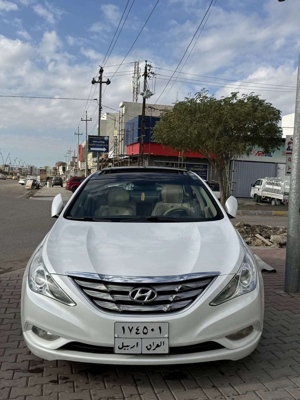 سيارة سوناتا وارد خليجي 2011 
شرط كير محرك صدر امامي خلفي جاهزها اربعه تايرات جددت بيها جاملغ امامي ايمن صبغ بس رش بدون تبدل بدون ضرر وباقي كفاله عامه مكاني صويره سعر 135
***********
