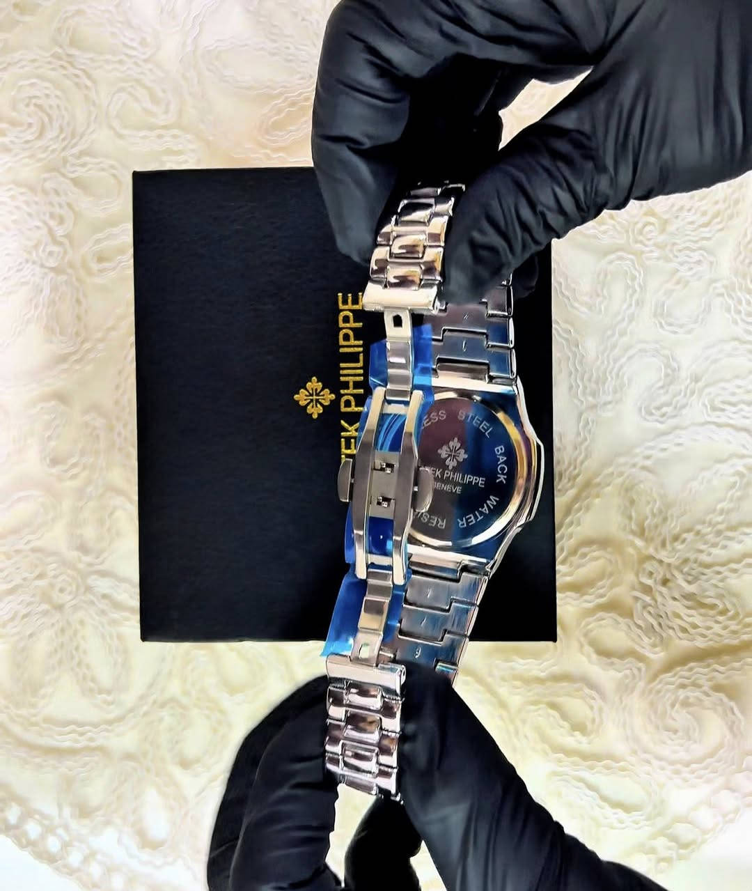 باتك فليب جنيف كوالتي عالي 🔥
مقاومة ماء 
لومينوس
ستانلس ستيل
قفل فراشة اصلي
حساب يومي
وزن ثقيل


**إذا كنت صاحب هذا الإعلان وتريد حذفه لأي سبب، رجاءا أرسل رسالة إلى الدعم الفني**