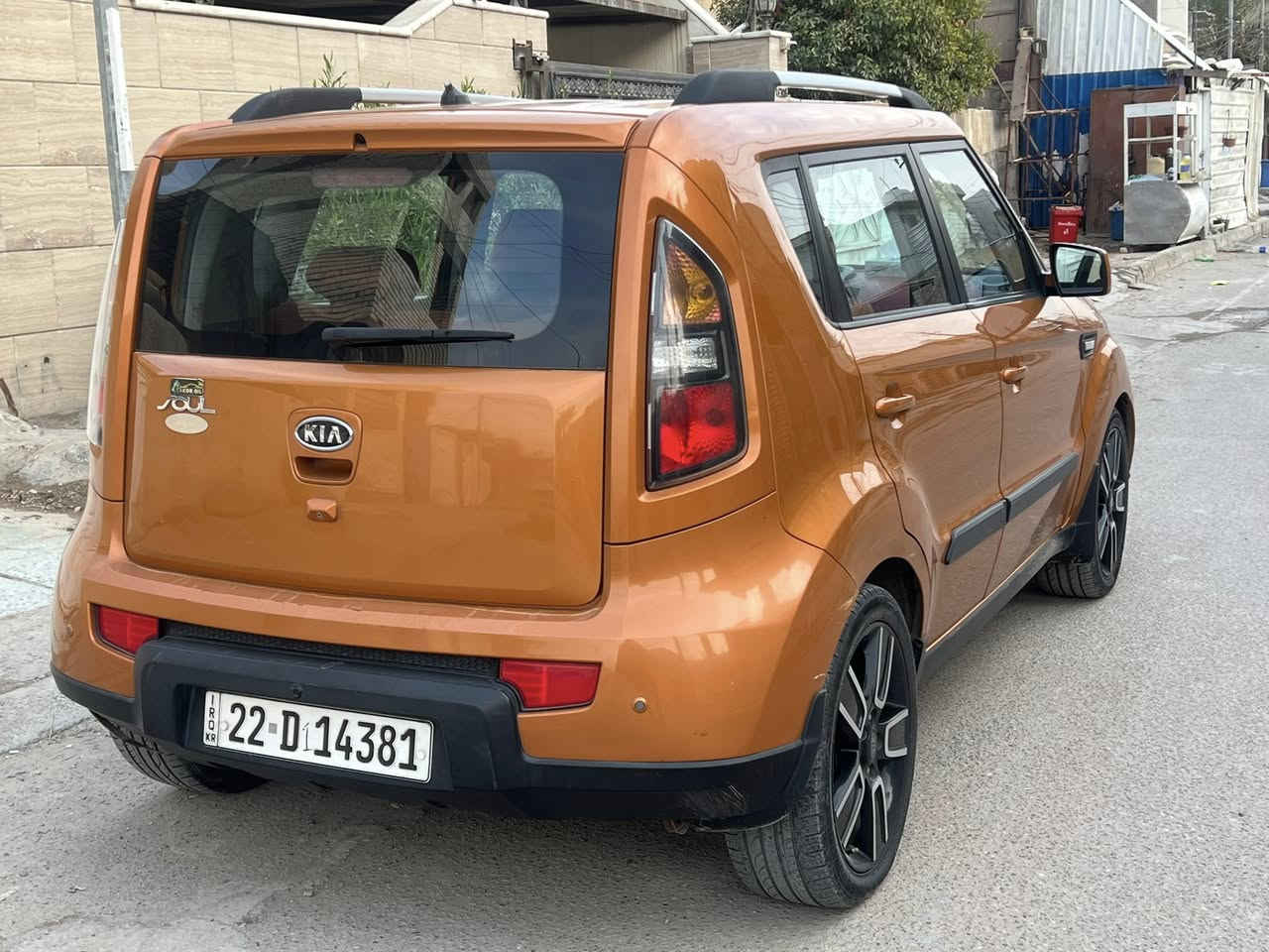 كيا سول 2011 خليجي
المواصفات :
شاشه فتحة سقف حساسات وكاميرا خلفية داخل لون احمر واسود تدفئة تبريد باتري واطارات جديدة
السيارة رقم اربيل سنويه 2031 تنتهي وهزة جديدة بشهر الواحد 
 2026
يعني كامله ماناقصهه برغي 
السيارة بأسمي يعني وكالة او تحويل وثاني يوم اذا تحب
السيارة بدون حادث داخله كلين وهنا فقط طختين خفيفه حتى مامصلحة 
السعر 109 وبيها مجال بسيط
مكاني بغداد البياع الشرطة الخامسة
الرقم : ***********
