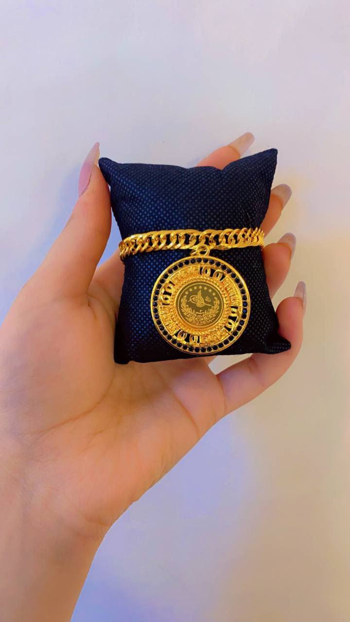 💵 سوار بتصميم ليرة 💵

💵 سوار ليره عصري حديث
💵 كوالتي ممتاز أصلي 
💵 ذهب برازيلي 
💵 غير قابل للصدأ 
💵 مصمم بلمسة جاذبية عصرية 

السعر : 7 الاف 
🚘 يوجد خدمة توصيل لجميع محافظات العراق ٤ الاف 🚘


**إذا كنت صاحب هذا الإعلان وتريد حذفه لأي سبب، رجاءا أرسل رسالة إلى الدعم الفني**