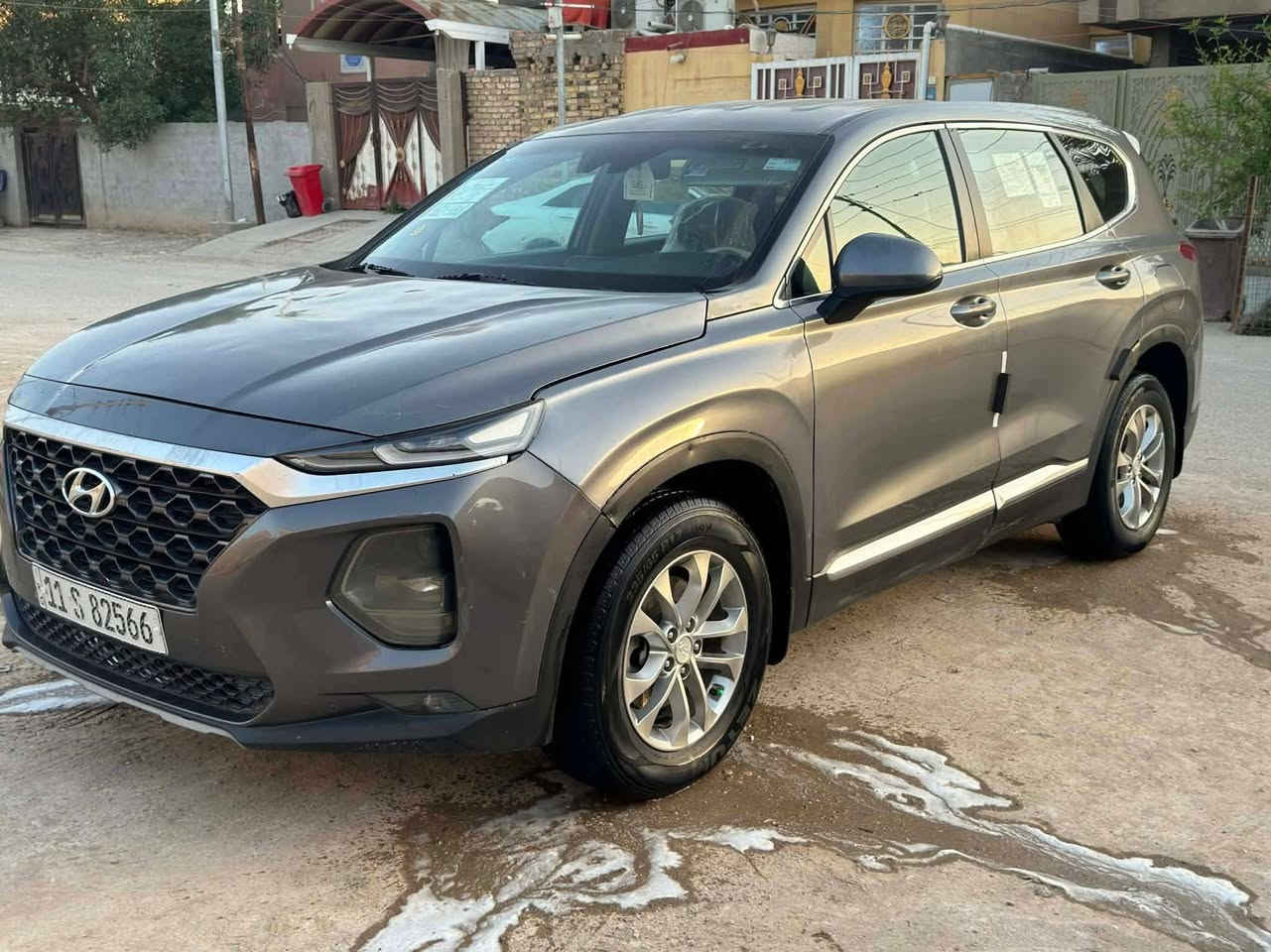 السلام عليكم
سنتافيه موديل 19 بغداد نكليزي تحويل شرط 
مكينه وكير وتبريد وحداديه لوك.   
اربعه سلندر. 5راكب.  
مراوس يرهم.  مكاني ناصريه 
ملاحظه بيها اربع قطع باب وتكمه اليمنه مصلحه وبنيد وجاملغ.   تجي وتكلب وتفحص سونار. 
السعر 150 بيها مجال 
***********
