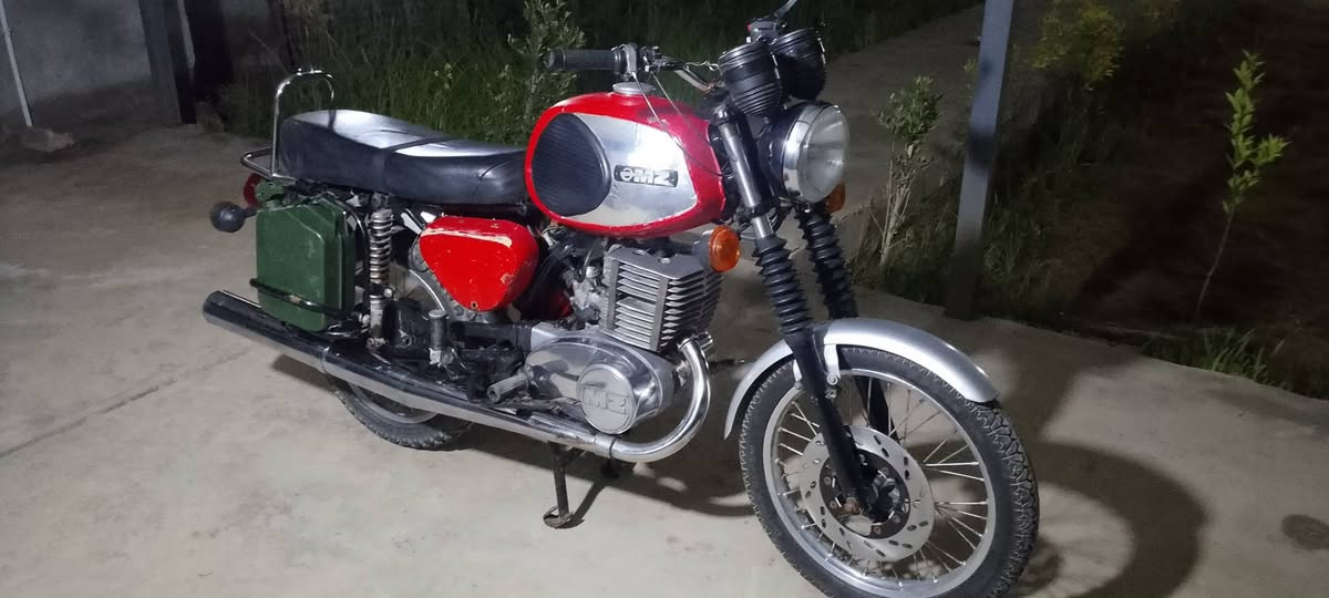 السلام عليكم دراجه واحد وثمانين للبيع سايس ميتين تعمير جديد لحيم فقط جوه اكشن واحد وميه وبيها مجال المكان فلوجه ***********
