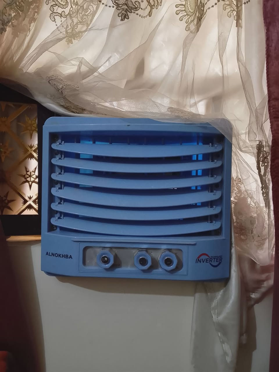 سلام عليكم 
مبرده ( كونفيره) استعمالها سنه 
كلشي مابيها 
رايدها ب 200 وبيها مجال 
رقمي واتساب ***********
متواجد خاص
