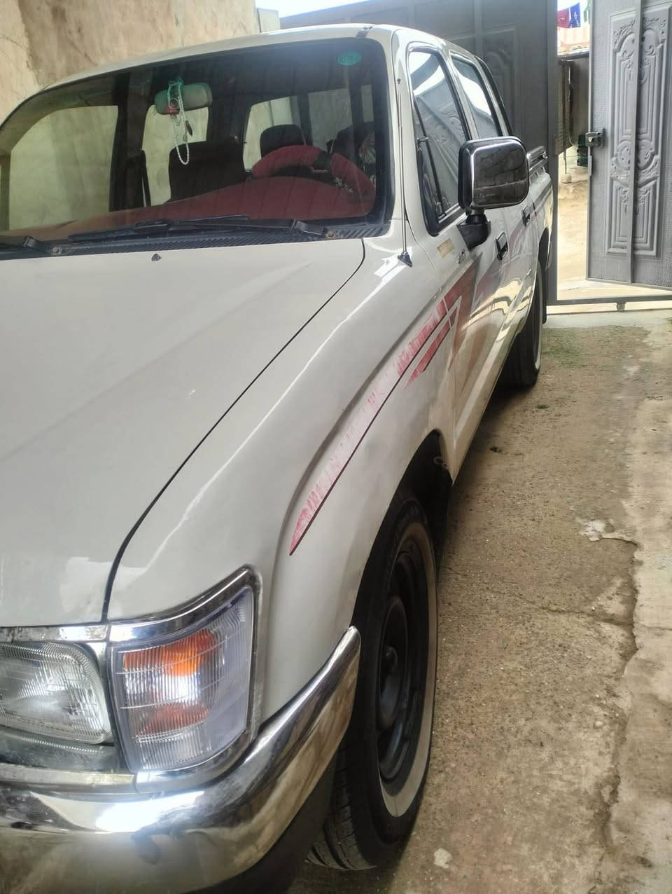 السلام عليكم تيوتا  دبل. قماره  رقم سنويه جديد بدون دعم او صبغ جيليكس.   سعر 115  *********** مكان اسياره دوميز فايده
