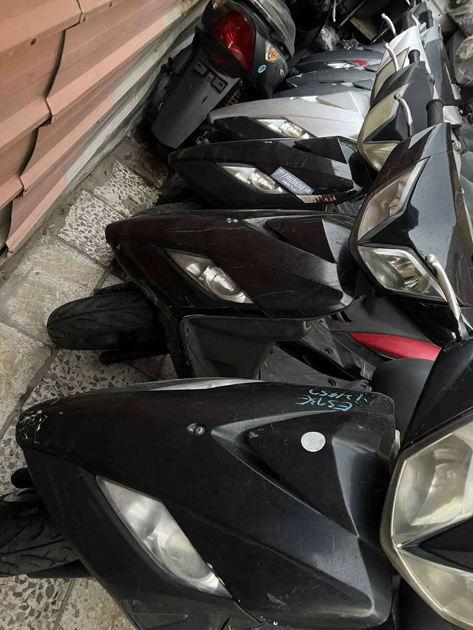 سلام عليكم للبيع دراجات رمبه رمبه رمبه حاويه سرعتهن ١٤٠ مكاني بغداد الغزاليه لشراي  *********** ثعالب وكامكو اسعارهن ٨٥٠ قفل بدون عمله رجان
