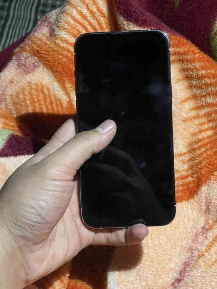 سلام عليكم ايفون 13 برو ماكس ذاكرة 1T بطارية 88 نظافتة 100/100 مبدل شاشة فقط ولباقي كلة بلادي علة وضع الشركة ضمان الفحص وتاخذه من باب البيت سعره 625 وبي مجال 
مكاني بغداد المشتل ***********
