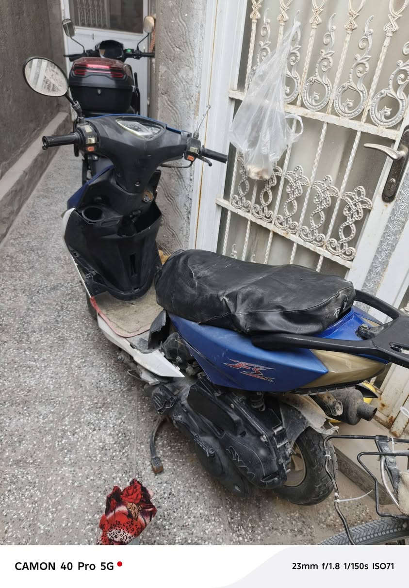 سلام عليكم دراجه ماكس عدله صيني اسمها  fs للبيع ماصار اسبوع من جفتتها دراجه ناعمه مابيها خيط بخار سعرها ٢٥٠ و بيهة مجال للشراي عنوان نجف شارع المطار نزله الشفلات للتواصل *********** واتساب موجود
