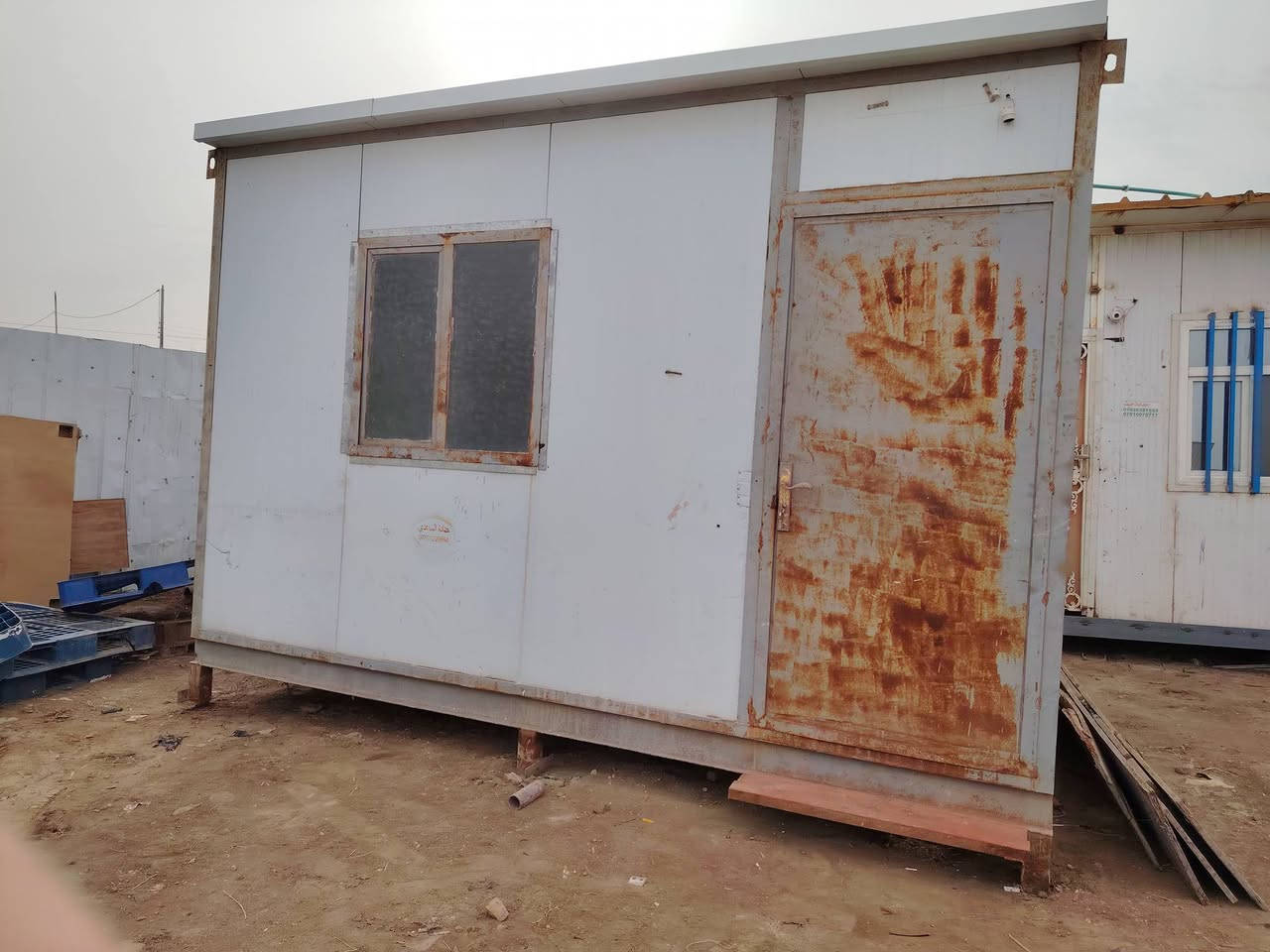 كرفانات مستعمله وجديده للبيع كل القياسات واسعار مناسبة المكان سماوه رميثه ***********
