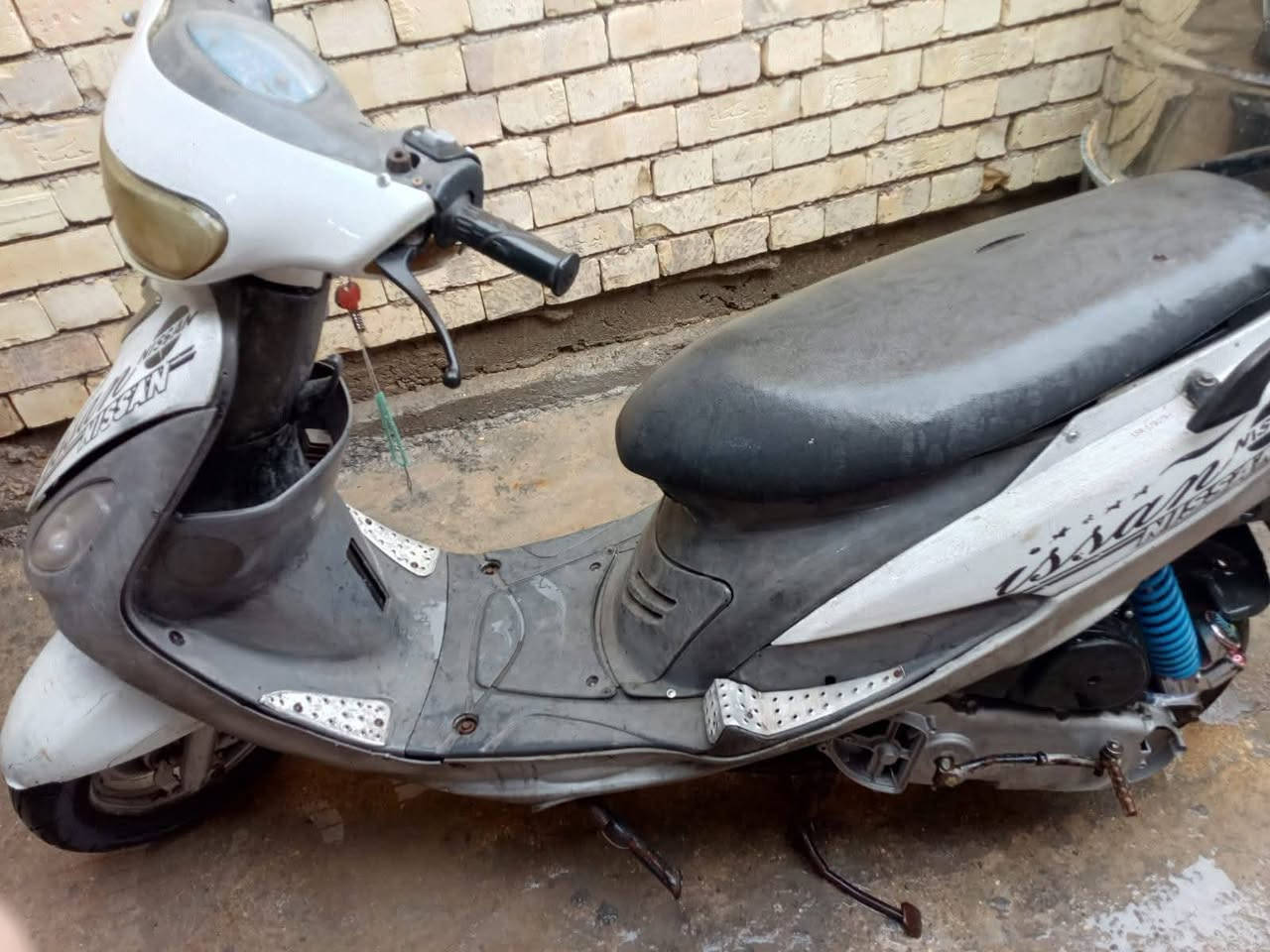 ماكس منغولي للبيع دراجة كابريتر بي خربطة
تايرت جدد
قبق هندر جديد
مجمع جديد 
شوتة جديدة 
كابريتر جديدة بس سحبت وصاخة 
بلك جديد 
مكينة نضيفة لا تبخير ولا تنقيص 
مكان بغداد الحسينية مال راشدية اليريدهة بي خير ويدلل 
***********
