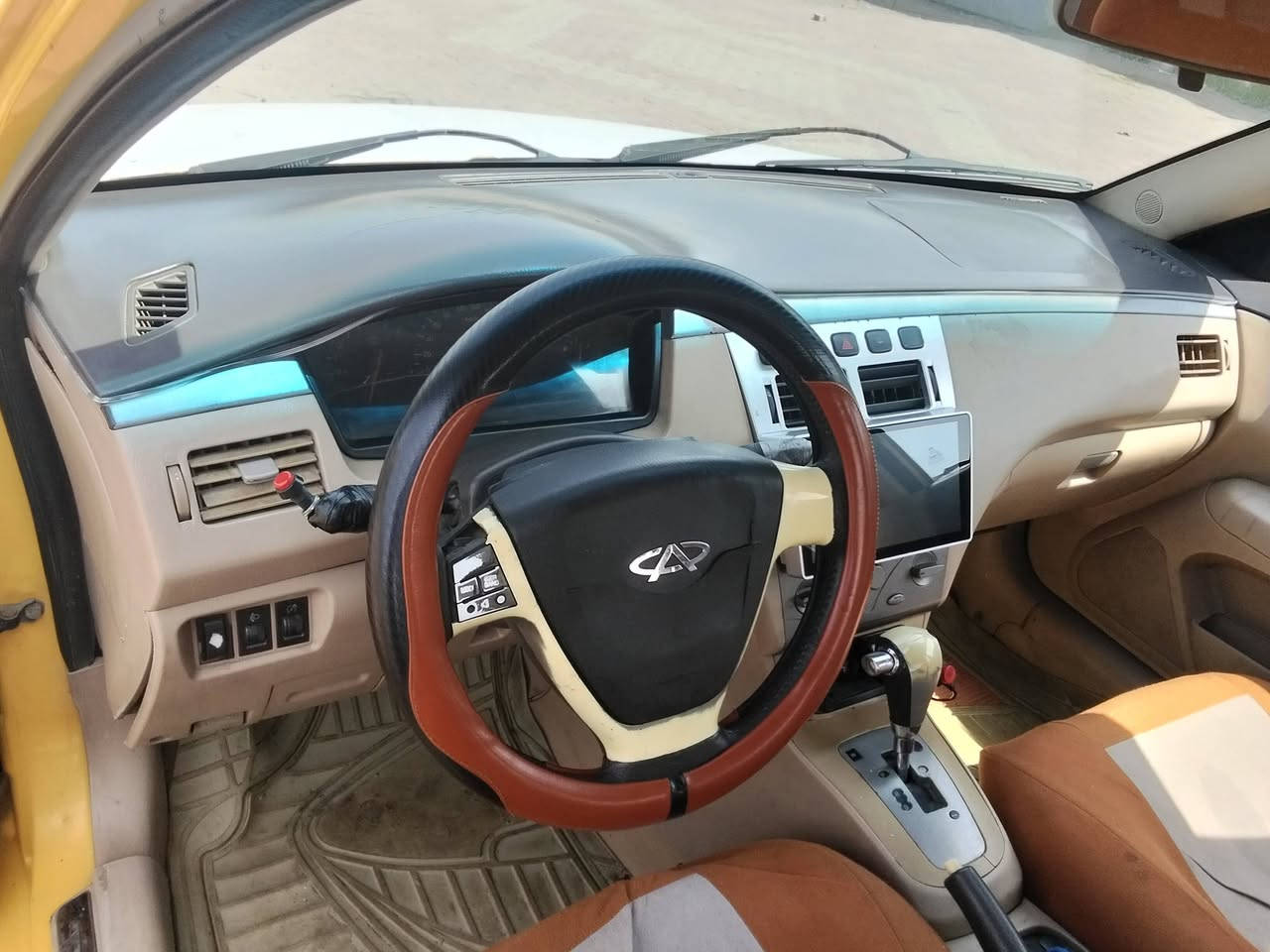 سلام عليكم شيري اي فايف 2011 رقم بغداد نكليزي
شرط التحويل هيه وقرامات مصفره  
كيرومكينه كامري ابولكف جدد حاويه 
صدرامامي و خلفي جديد 
المكان بغداد مدينة الصدر       34 $ ورقه
استفسار اتصل وتدلل ***********
