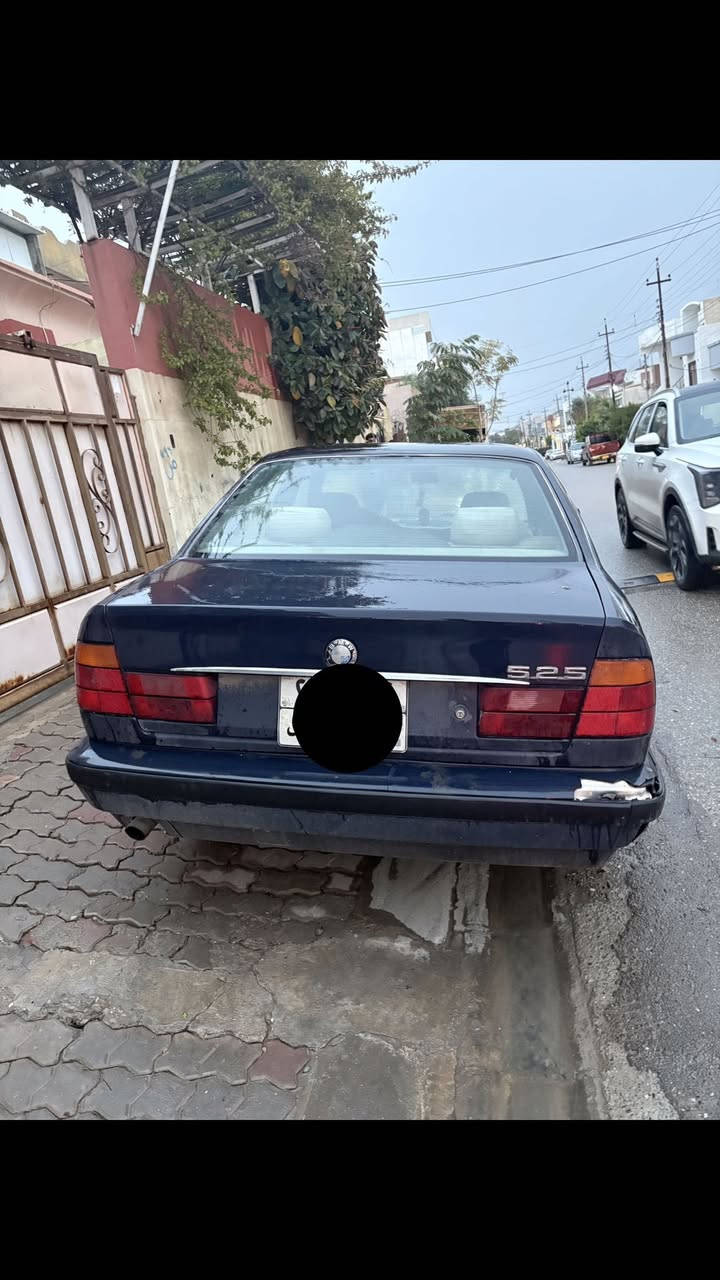 السلام عليكم
من رخصه الادمن
بي ام للبيع 
موديل 1993
الحجم 520
اوتوماتيك 
تبريد 
تايرات جديده 
الحداديه جديده
السعر 55
مكلف بالنشر 
رقم ***********
العنوان كركوك
