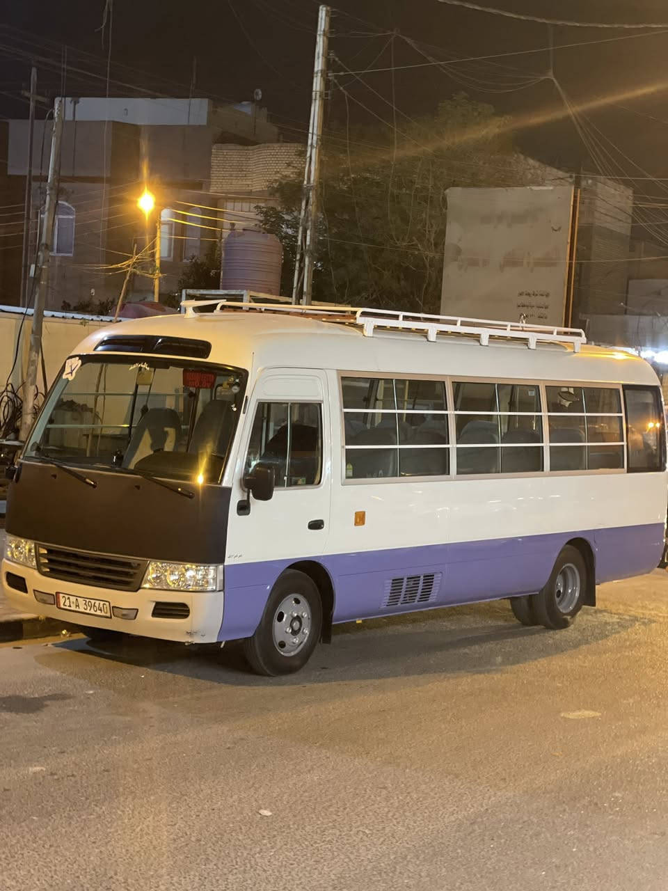 كوستر 2016 كفالة دخول جديد مكينة جديد  اكسن كير حدادية جديد تخم تاير تانكي اضافي شغل عصام  دراع خلفي عصام ماشية 300الف ***********  للاستفسار
