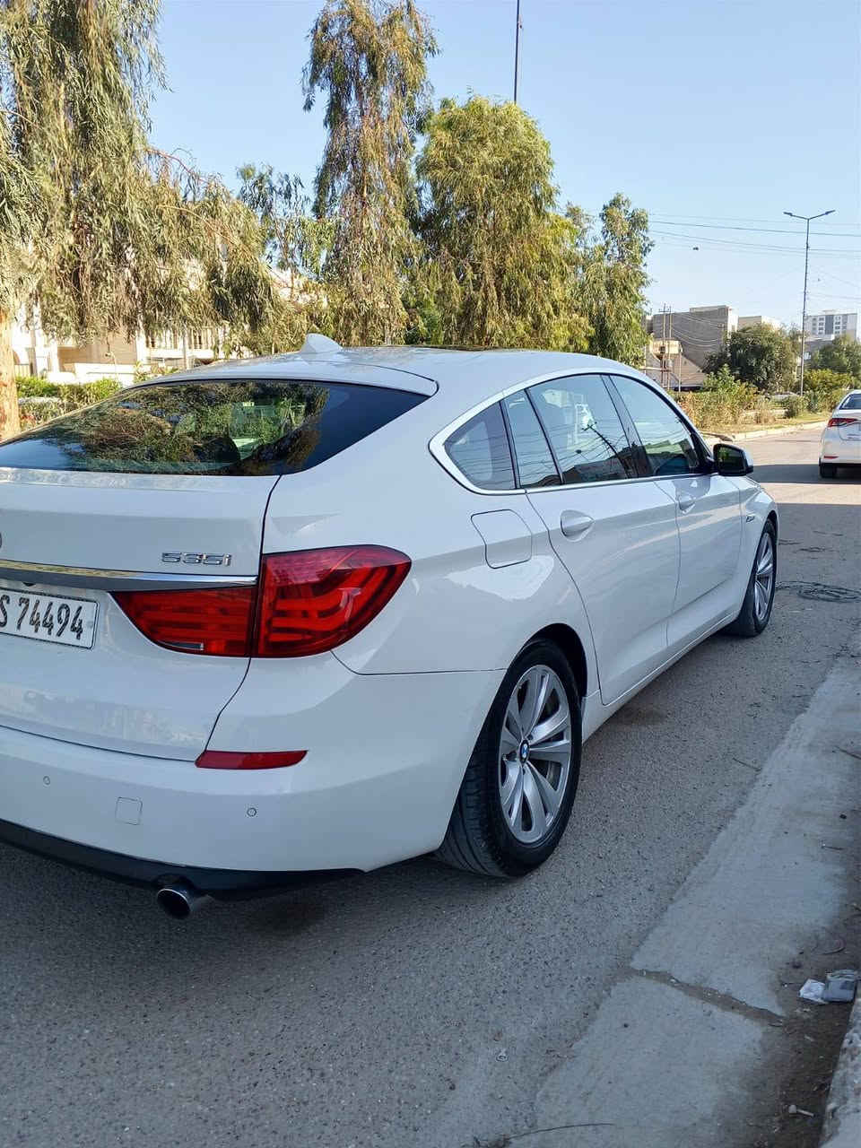 سلام عليكم
بي ام 2012
فول مواصفات واحد عل واحد 
رقم بغداد الدولي 
بيه قطعتين صبغ 
سياره جديده بمعنى الكلمة 
سعر 185 وبيه مجال 
***********
 المكان بغداد العامرية
