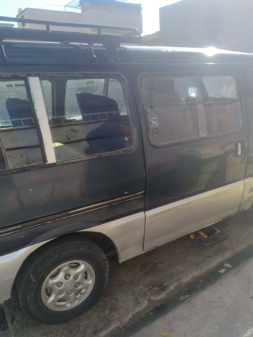 مكلف بالنشر
كيا بستا موديل ٩٤ للبيع السعر ٣٥ 
تفاصيل أكثر الاتصال ***********
