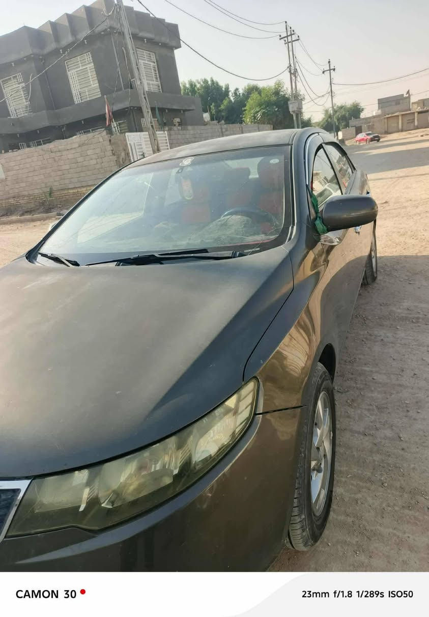 السلام عليكم جميعاً كيا سيراتو خليجي موديل 11 رقم سليمانيه  محرك 1600  كير ومحرك مكفولات تخم تاير جديد صدر امامي وخلفي جديد تبريد🥶 وتدفئه السياره مكفول سياره مال جناي السعر 105 وبيها مجال العنوان واسط الزبيديه قريه ام سنيم.للاتصال 
***********
