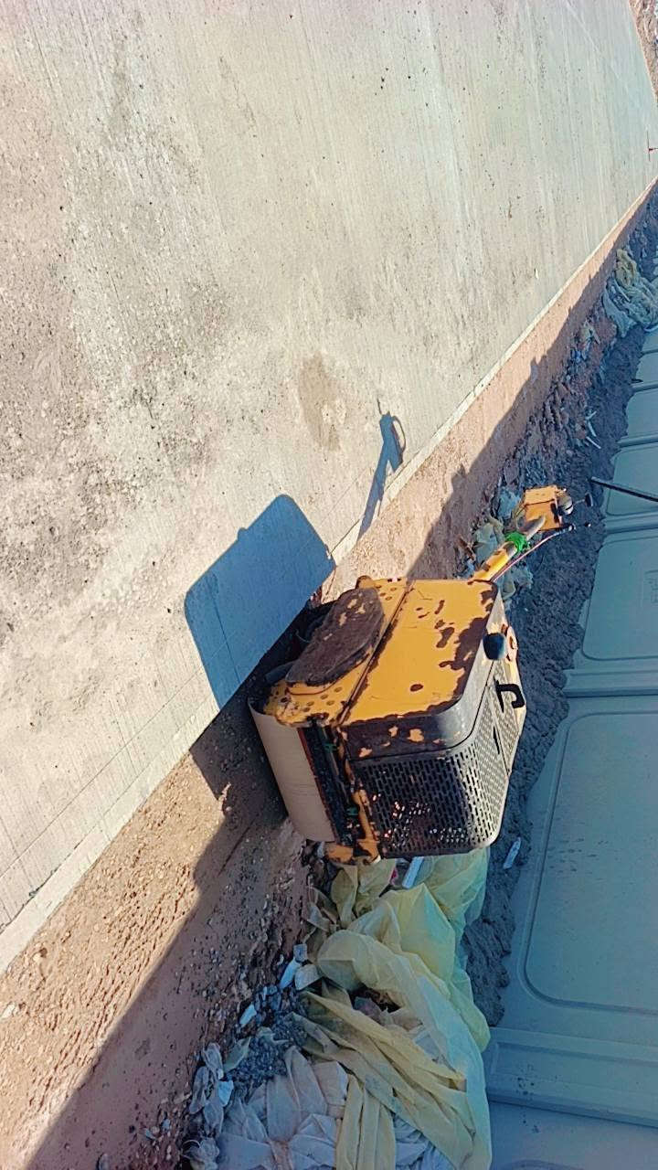 حادله واحد طن للبيع نضيفه جاهزه  للعمل ***********
