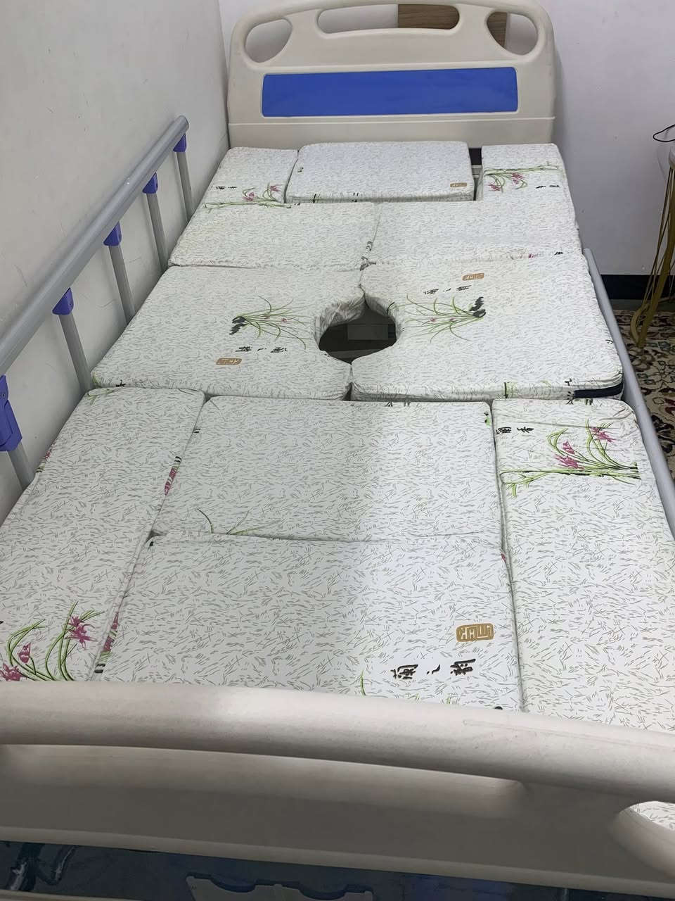 السلام عليكم سرير ميكانيكي 🧑‍🔧 5 حركات  دوشك طبي 🏥 ميز 🥣 🍱 طعام  حماله مغذي جديد استعمال قليل دلسعر 250


**إذا كنت صاحب هذا الإعلان وتريد حذفه لأي سبب، رجاءا أرسل رسالة إلى الدعم الفني**