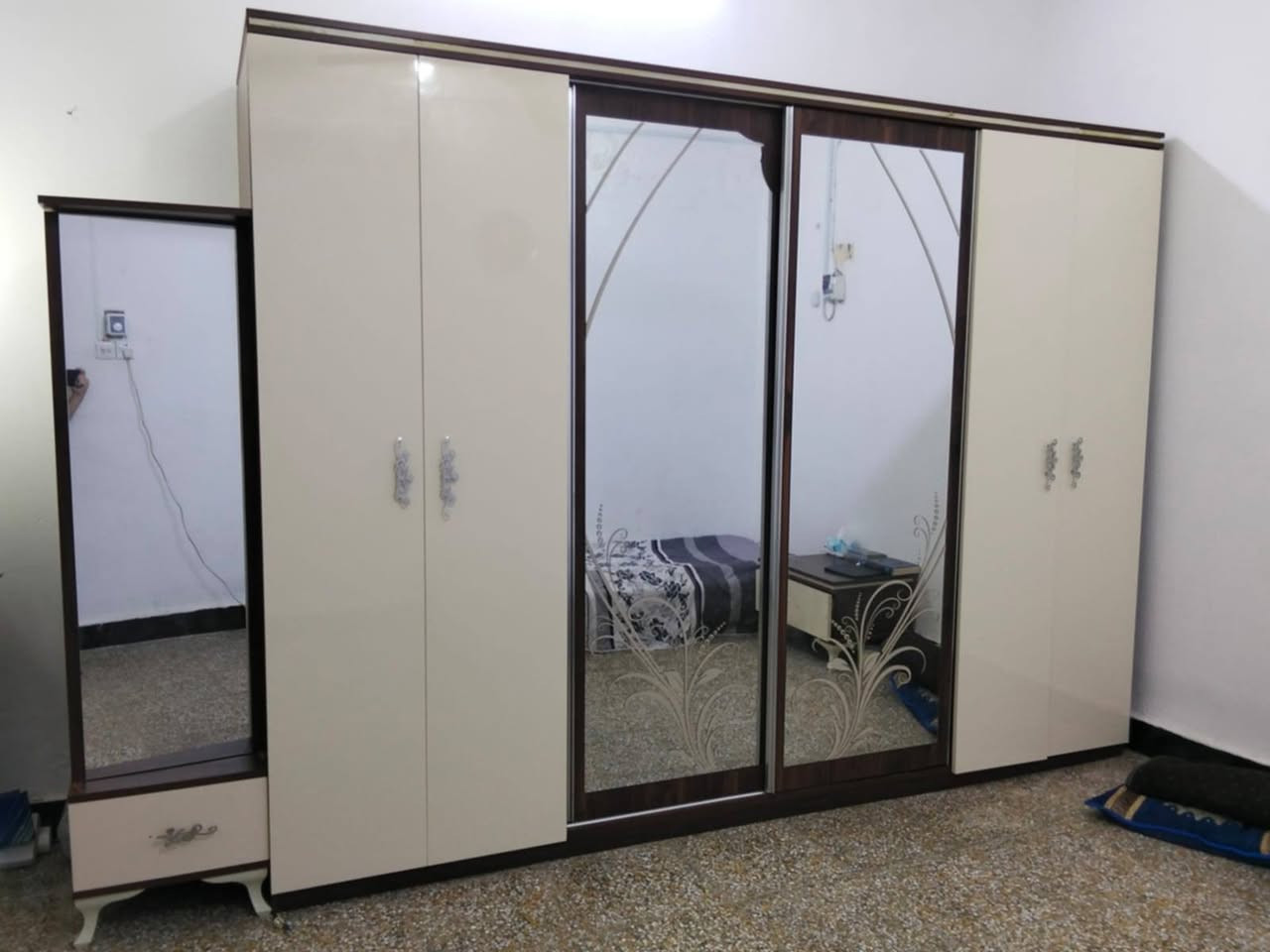 كنتور تركي ٦ بيبان مرتب ونظيف اي كسر مابيه سعره ب٣٠٠ وبيه مجال


**إذا كنت صاحب هذا الإعلان وتريد حذفه لأي سبب، رجاءا أرسل رسالة إلى الدعم الفني**