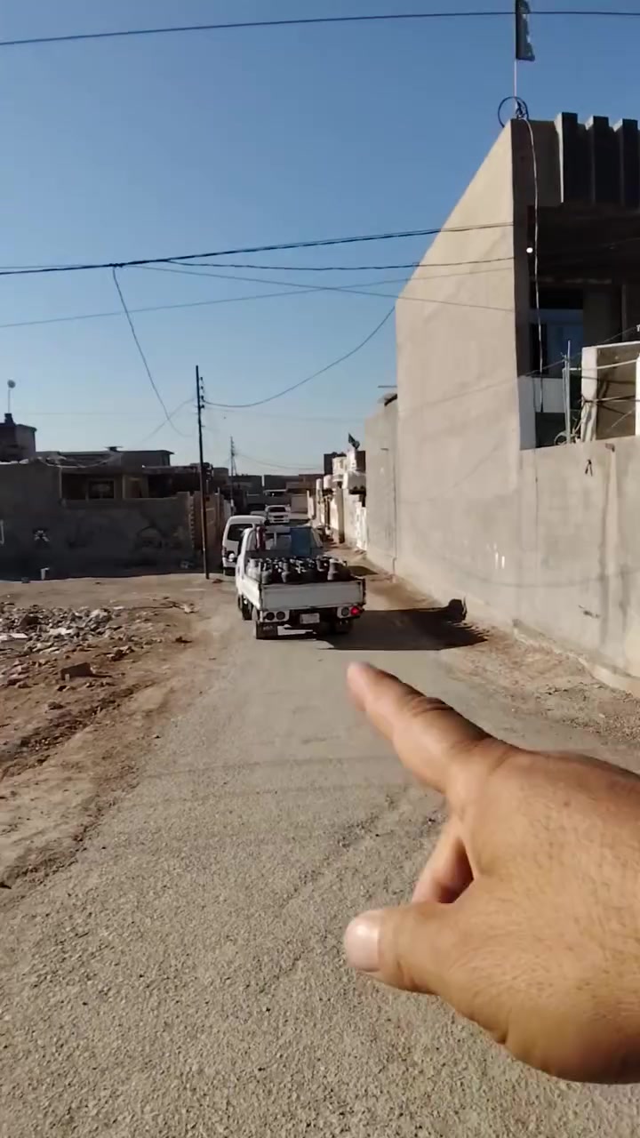 السلام عليكم ورحمة الله وبركاته
⬅️   عرض جداً رخيص  ليوم ✅👌

مشتمل / مساحة 100 متر. للبيع  السعر بلااااش
22 مليون قفل

البيت يحتوي على غرف النوم  2  / أرضية سراميك 
وصالة واستقبال خدمات ماء كهرباء سحب تبليط مدارس

المكان بغداد تقاطع النهروان قرية الجوادين
غريب علئ شارع العام
مكتب بغداد للعقار ***********
