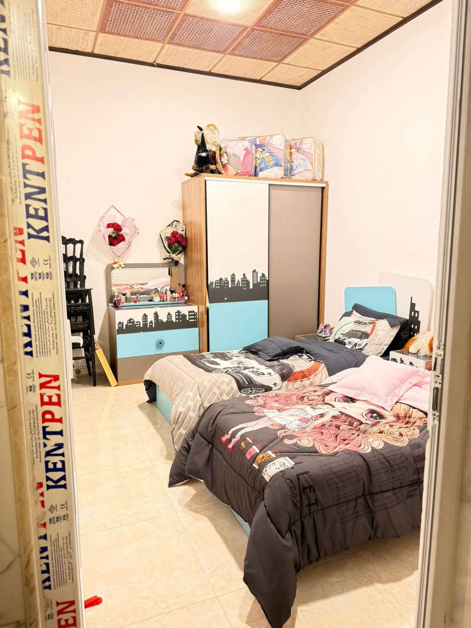 السلام عليكم 
الدار البيع 
الجانب الايمن حي مشيرفه الثانيه شارع 30الاول
مساحه 140
السعر 135
 رقم تلفون ***********
***********
