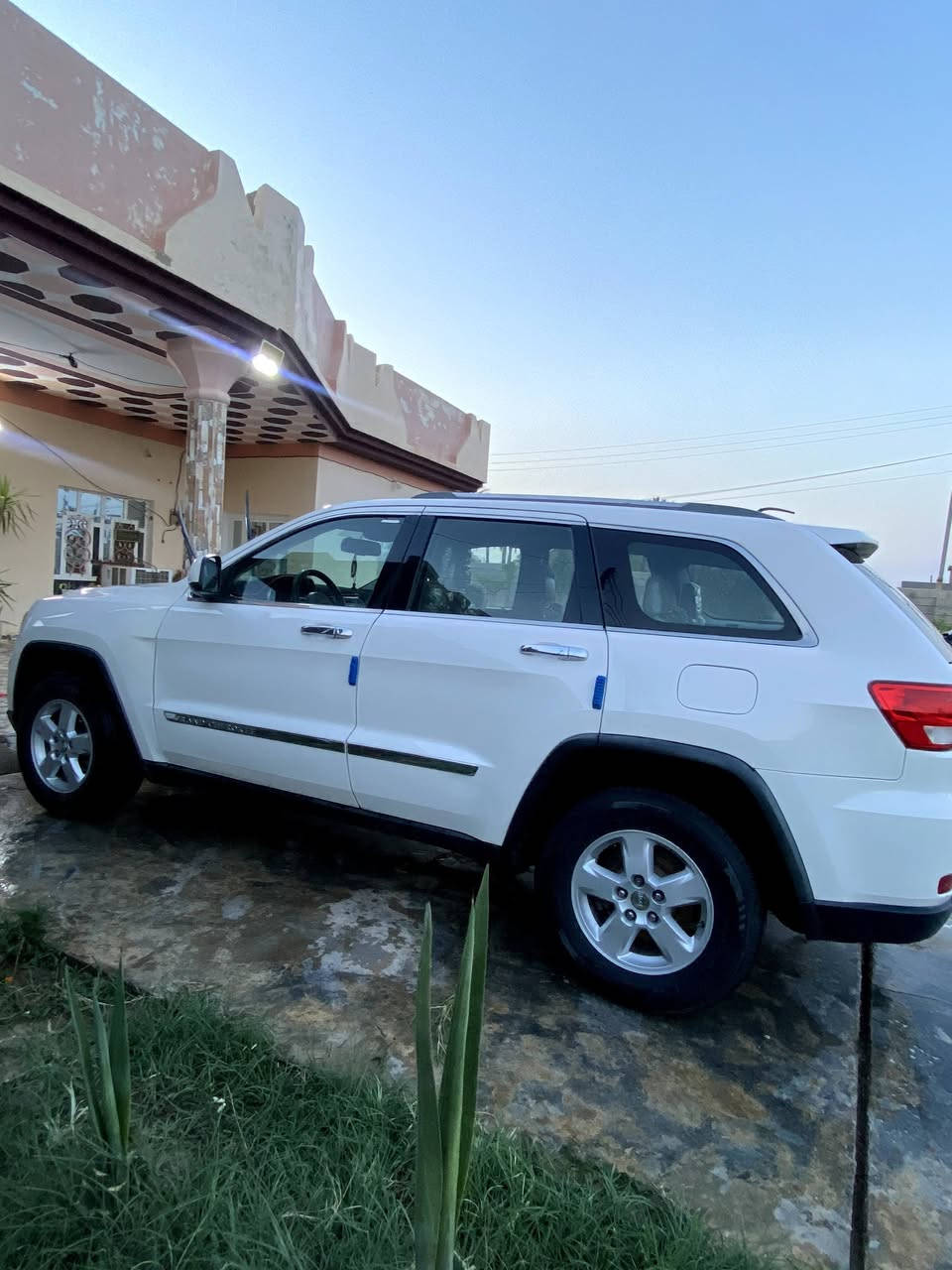 جيب لاريدو اربيل ست سلندر ٣٦٠٠ ضررها الجامرلغ الأمامي الأيسر فقط قطعه وحده السعر ١٨٥ ديالى المقداديه *********** او ***********
