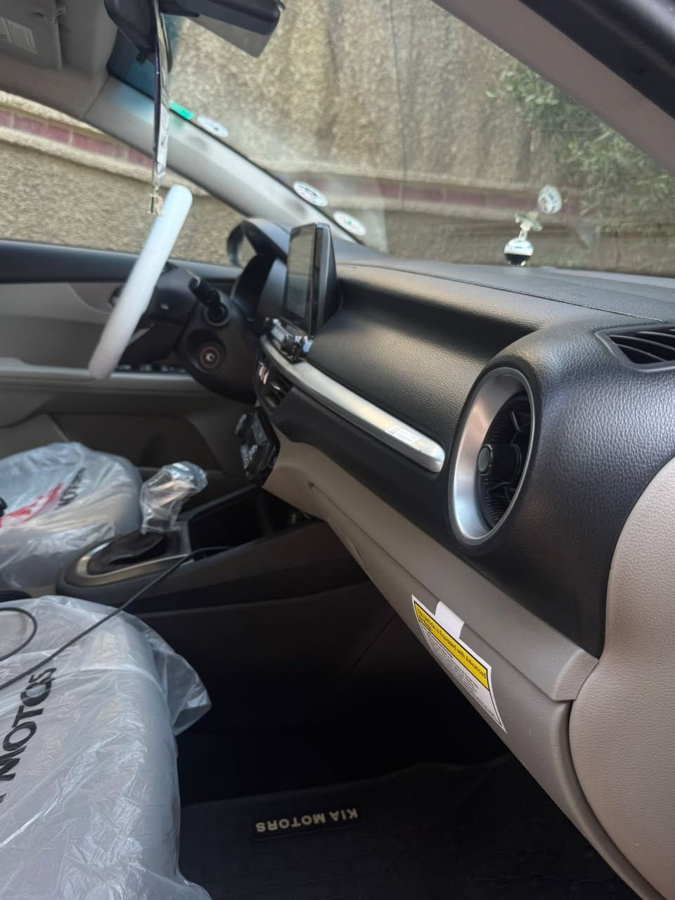 سلام عليكم كيا فورتي موديل 2019 نص فول ماشيه 87 ميل السياره بس دعاميه خلفيه بدون يرباك اربيل بسمي هزه جديده السعر130 وبيها مجال *********** وكلشي اكو بلسوك
