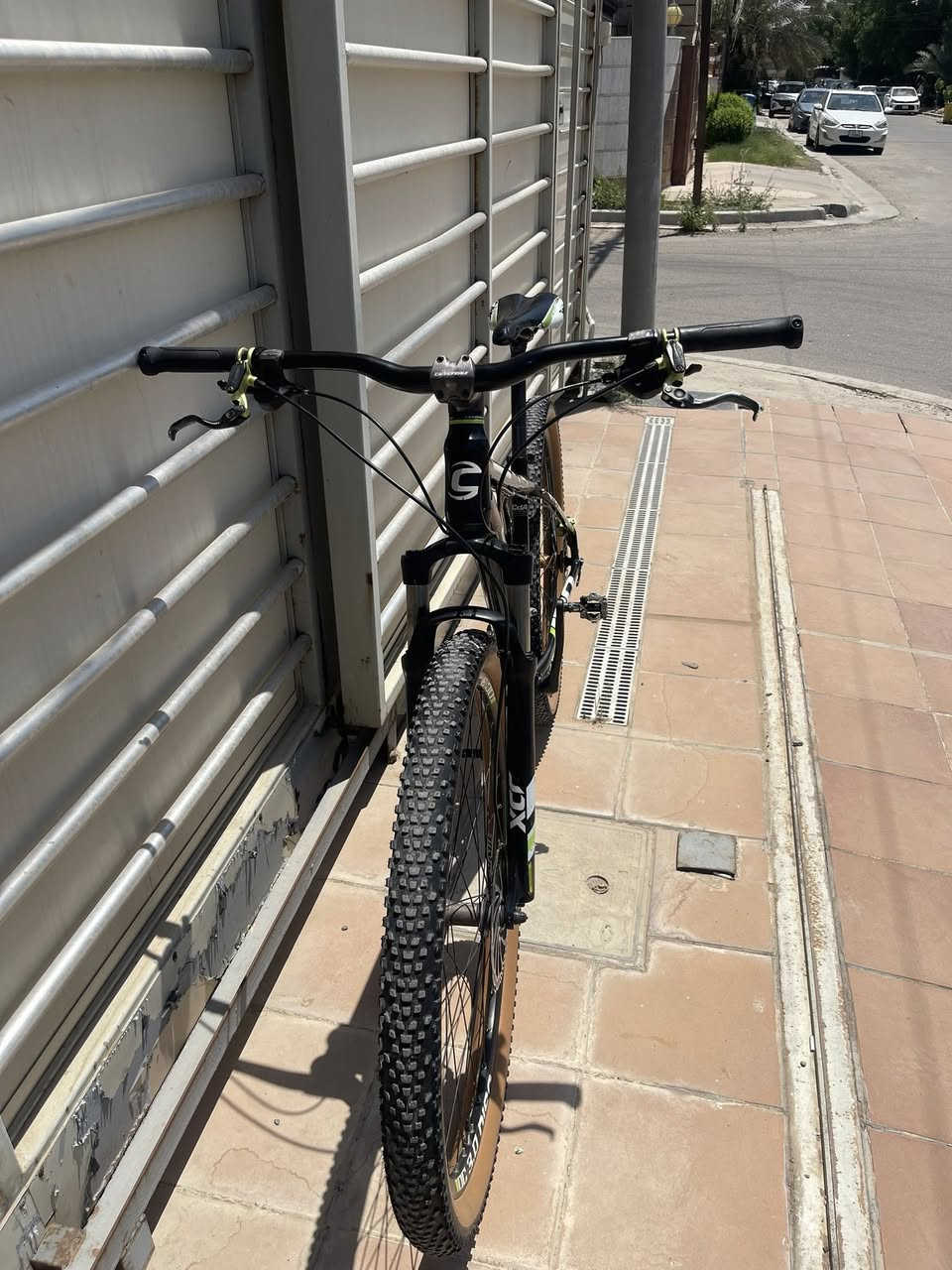 السلام عليكم يالله
للبيع 
نوع البايك cannondale.    TRAIL SL🇺🇸
من ارقى القطع الموجودة 
معدن المنيوم بالكامل خفيف جدا
دبل امامي تحكم سلس كلش مختم كانندل فتح قفل
ركبه واستيرن ختم كانندل 

تايرات نوع MAXXIS خط جوزي حجم ٢٩
فريمm
كلها لدراجه مختمه كانوديل بلاديه ممبدل شي❤️
شفترات +نقال ALIVIOعكرب
9.3
بريكات هايدروليك كانندول احترافيات مال شركه بلادي
دراجه ع وضع الشركه مملعوب بيه من الحاويه الك 

 اي استفسار ع خاص
مكاني بغداد بالمنصور  رقمي ***********
