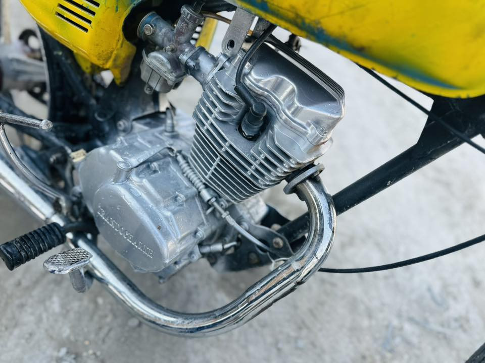 السلام عليكم دراجه ارشه للبيع مكينه خير من الله تخبل مال شغل والله السعر 200 مكاني حله ***********
