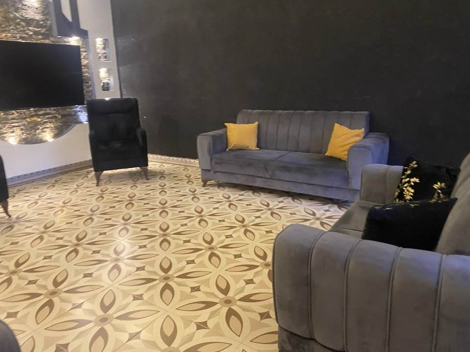 سلام عليكم
تخم قنفات نظيف اي عيب مابي 5 قطع لوك شراي خابر رقم *********** عنوان كركوك
