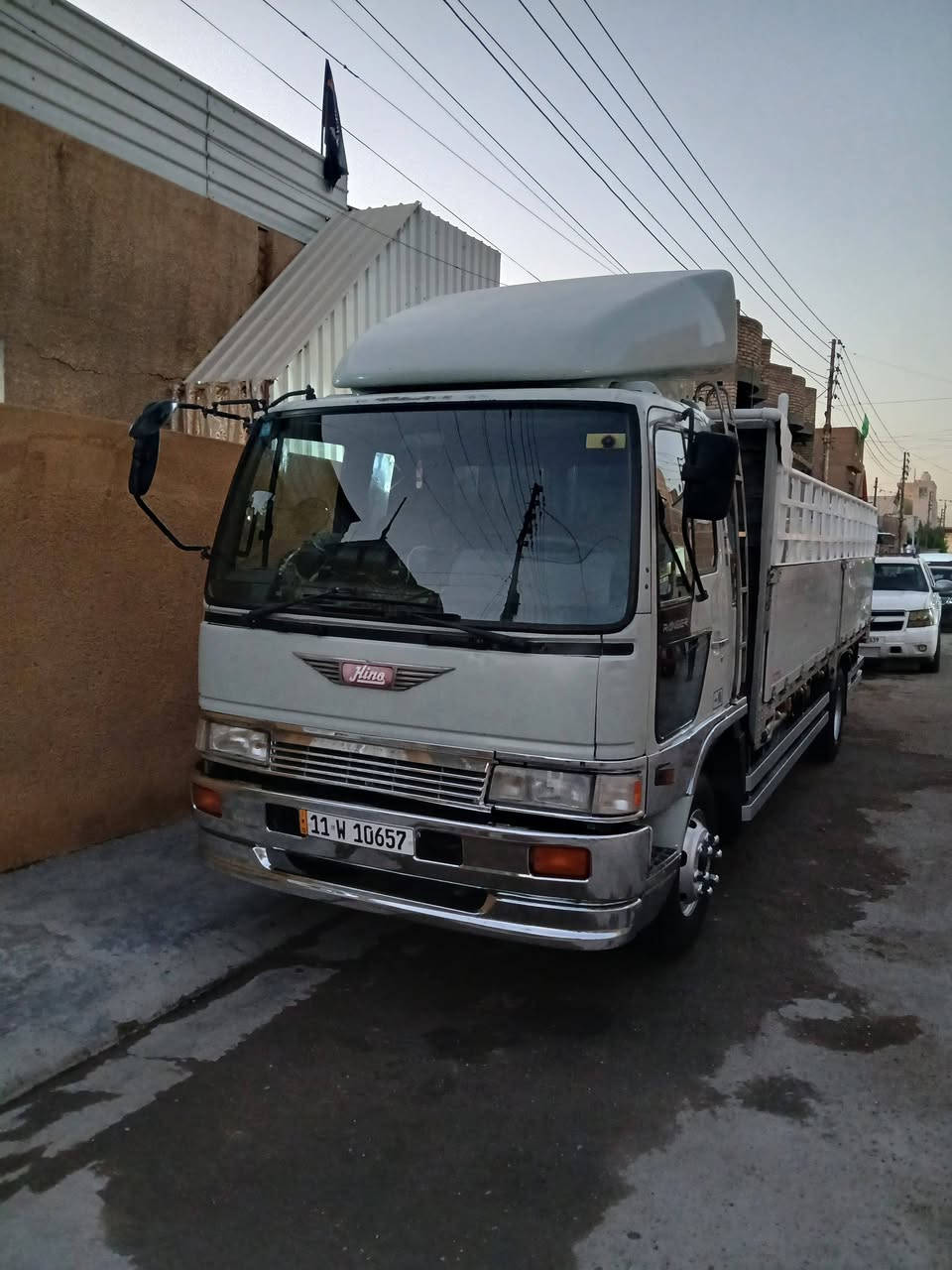سلام عليكم للبيع هينو طيرة ستة وربع بلادي مكينة سبعين عادي استندرمكفولة لاصرف ولابخار سيارة جاهزة ما بيهة نقص تخم تاير كهربائيات كلهة شغالة  رقم بغداد بسمي انكليزي تحويل ثاني يوم موبايل ***********مكاني بغداد
