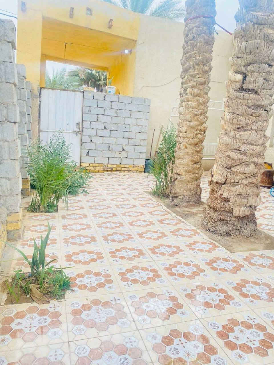 بسبب الوعوود الكاذبه عدنه النشر نص دونم مع بيت طابو سند 25 بأسمي مداور ثاني يوم على الطريق السنية السياحي خدمات كامله ماء كهرباء تبليط للباب سعر 75 بيه مجال
***********
