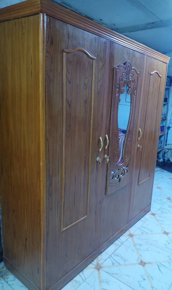 كنتور صاج عراقي طول متر و٨٣س ورتفاع مترين نضيف مابي شي ب 160 وبي مجال شراي خاص عنوان ديوانيه عمارات نسيج ***********
*********** ديوانية, القادسية
