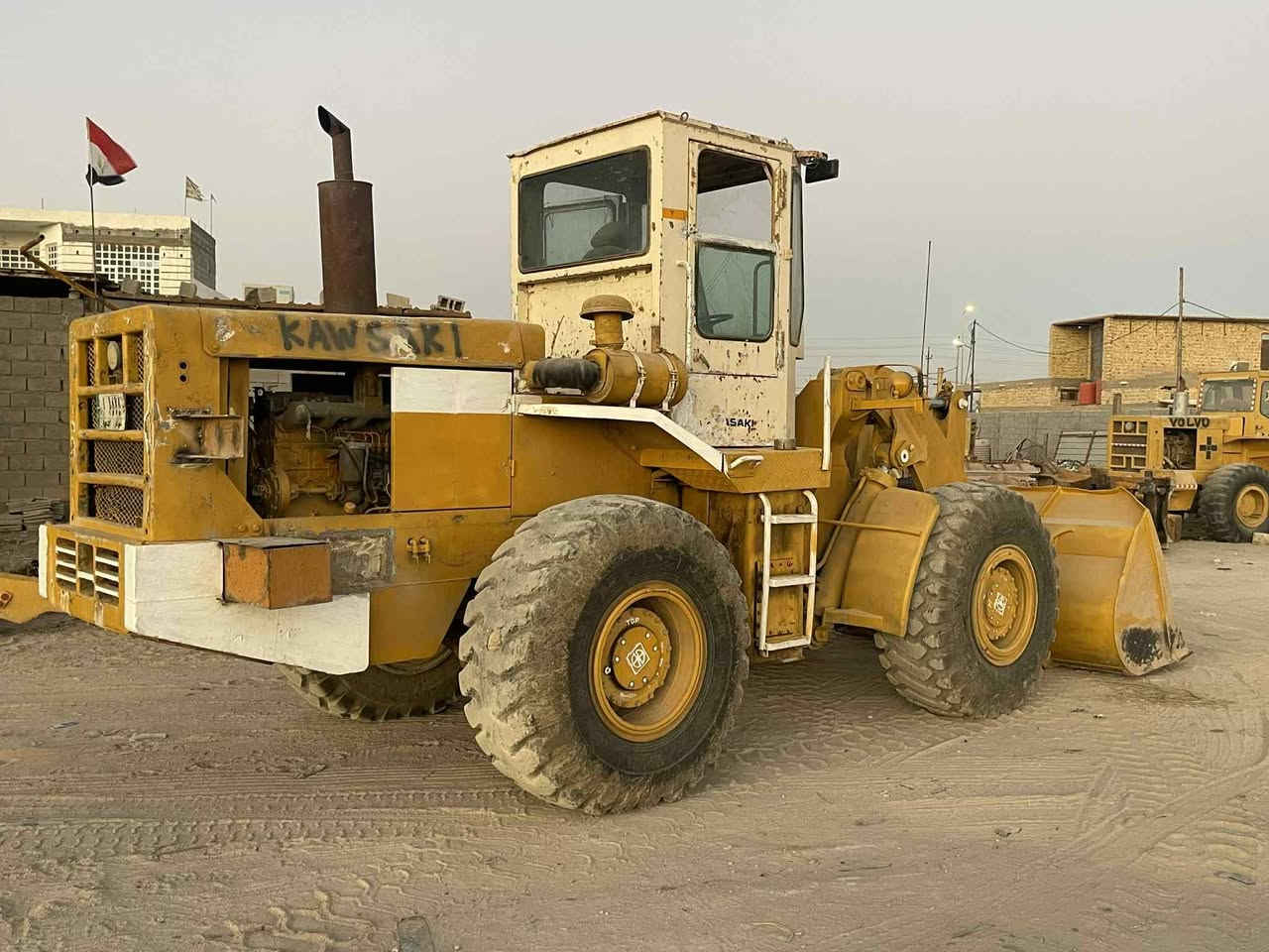 شفل للبيع 80 زت نيسان 125 لاتنقيص ولا تبخير ستندر رقم ذي قار الماني سعر 130 قفل ***********
