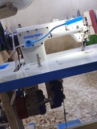 ماكنه خياطه للبيع خشنه دبل بايه تستعمل للجلود والدشمه والجوادر  اخت ال...