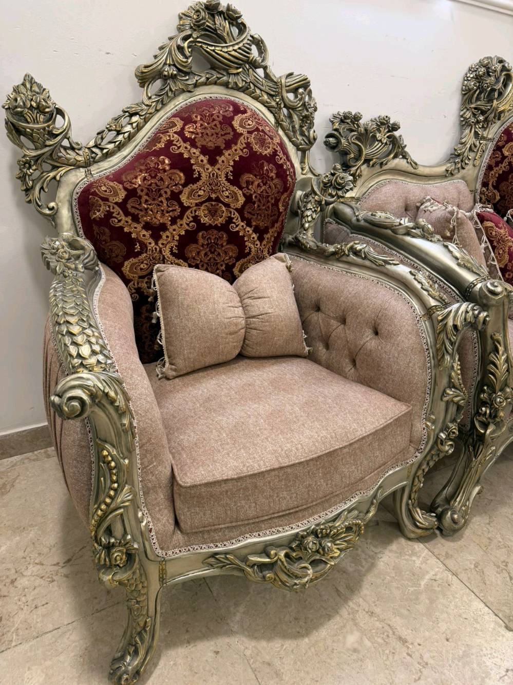 تخم مصري ضخم دمياط اخو لجديد  ١٠ مقعد وسيت طبلات مليون و٦٠٠ قفل مكان الطالبية قرب مطعم حبايبنا 
+ ***********