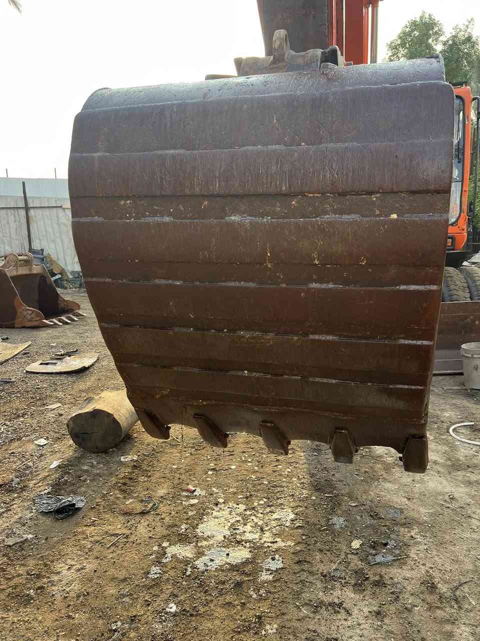 سلام عليكم كيله متر وعشرين البيع مال حفاره تاير  ***********
