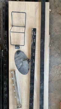 رفوف للبيع السعر خاص ٠٧٧٧٠٥٨٢٨٢١