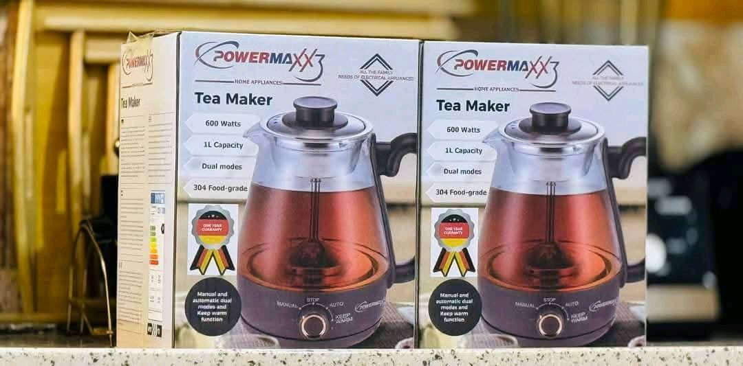 ماكينة شاي PowerMaxX3 مع سعة 1 لتر، تعمل بقدرة 600 واط، مزودة بوضعيتين للتحضير اليدوي والآلي. مصنوعة من زجاج سميك وفولاذ مقاوم للصدأ بدرجة مخصصة للطعام. مزودة بخاصية الحفاظ على السخونة، مثالية لتحضير الشاي بنكهات مختلفة. تأتي بلونين: البني والأخضر، مع مقبض بلاستيك مقاوم للحرارة.