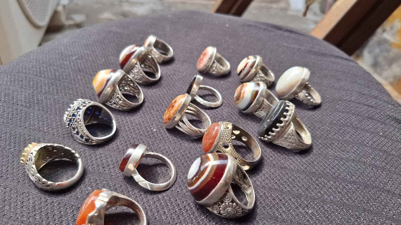 يا الله يا كريم ١٦ محبس صياغات ثكيله بيهن 
يماني ذمه بيهن  قطع مرتبات شلعه وحده ابيع 
مكاني بغداد مدينه الصدر لا يوجد لدي توصيل


**إذا كنت صاحب هذا الإعلان وتريد حذفه لأي سبب، رجاءا أرسل رسالة إلى الدعم الفني**