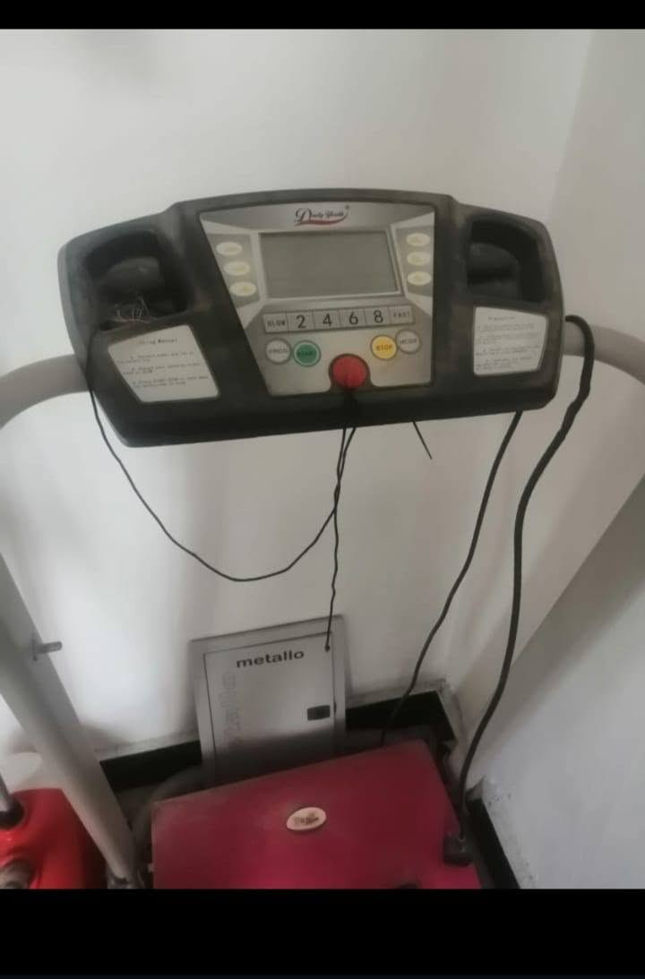 سلام عليكم. جهاز جري مستخدم قليل. مكانه كوت سعره 150. للتواصل ***********
