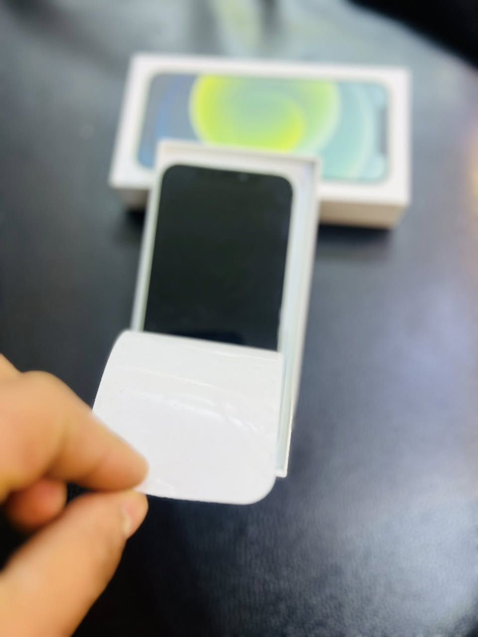 ايفون 12 عادي ذاكرة 128 
البطاريه 85 
مكاني بغداد كرادة
***********
