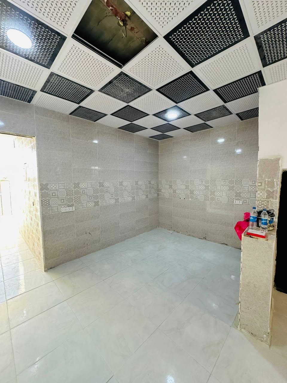 سعر بلاش بيت بناء جديد ب25 مليون

بيتين كل بيت 100 متر بناء جديد غير مسكون يتكون من غرفه وصاله جبيره ومطبخ وستقبال وصحيات. زراعي باسمي 
عنوان معمل الكاشي بصف مجمع الصادق تبليط قريب جدا 
***********
