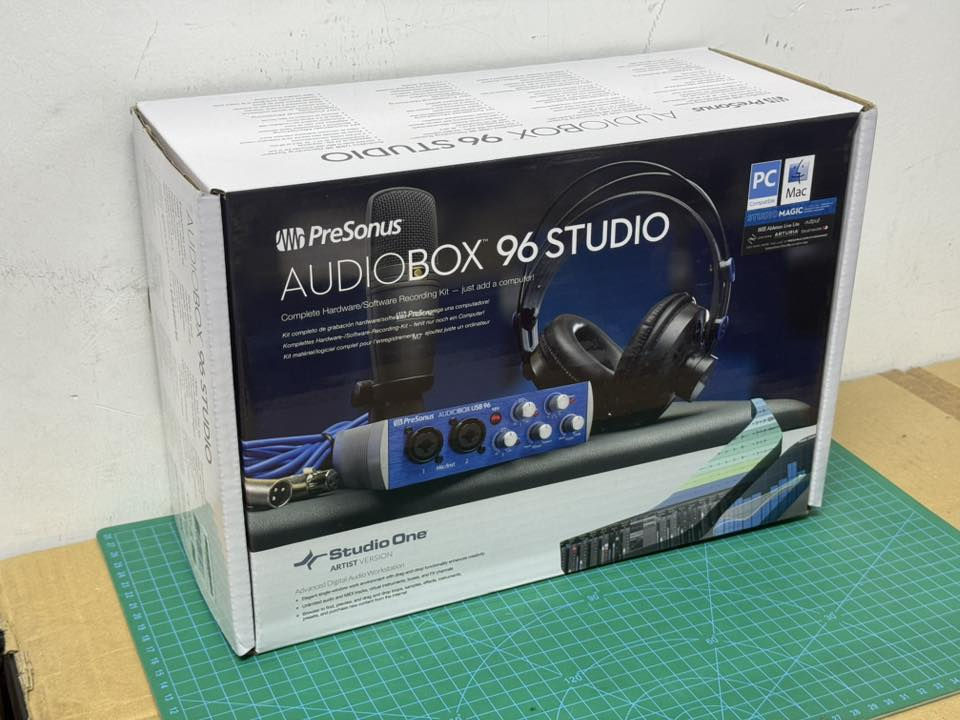 الاسعار نهائية وغير شاملة لاجور التوصيل 🚚 (٥ الف بغداد و٦ الف محافظات).
الفحص عند الاستلام وقبل تسليم المبلغ للمندوب.

بدون احراج رجاء 💐


**إذا كنت صاحب هذا الإعلان وتريد حذفه لأي سبب، رجاءا أرسل رسالة إلى الدعم الفني**