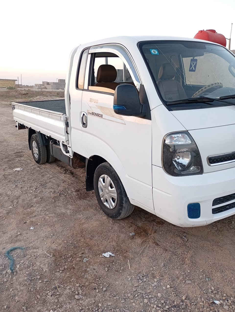 كيا بنكو موديل ١٨ رقم واسط بسمي مكفولة كفالة عامة من كلشي ماشية ١٥٠مكينة شركة مامفتوح بيها برغي مكفولة من بخار وتنقيص السيارة كلها وضع شركة تبريد ثلج مابيها نقص برغي جديدة بمعنى الكلمة ومال جناي الي يدور نضيف يتصل مكانها الشوملي ***********
