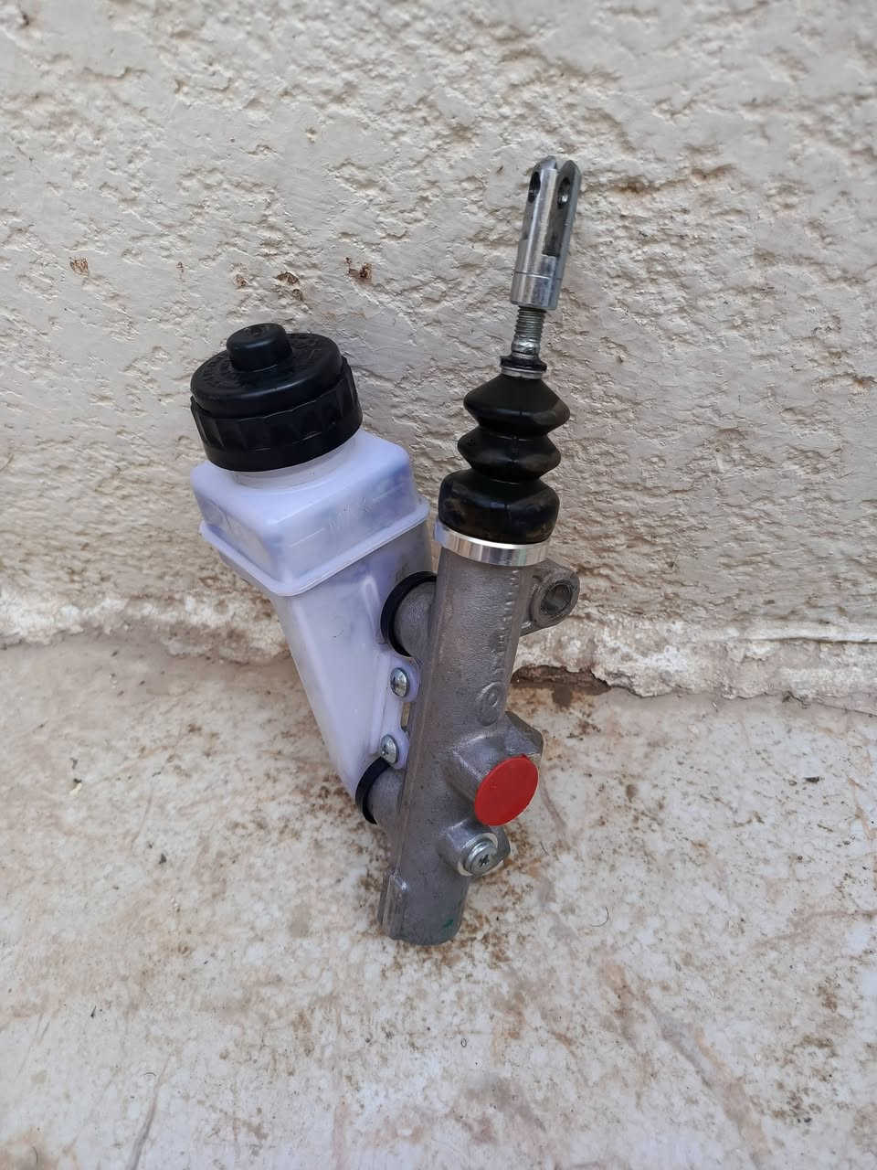 السلام عليكم غراض للبيع قيم واخذ ليرضي الله الاتصال ***********
