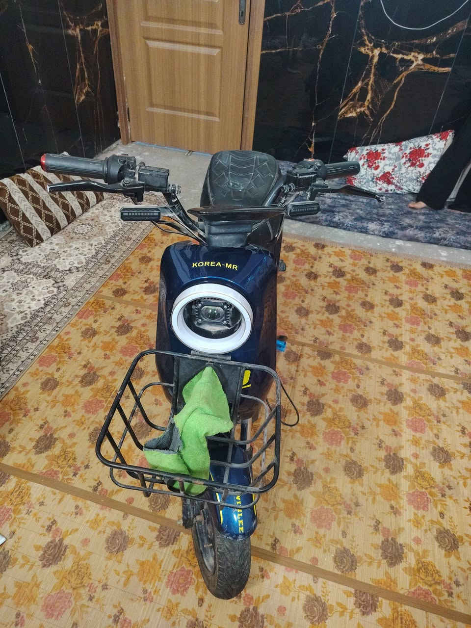 السلام عليكم من رخصت مدير الكروب بايسكل شحن بي نقص بطاريات ابيع كوم حديد السعر 200الف رقم الهاتف ***********
