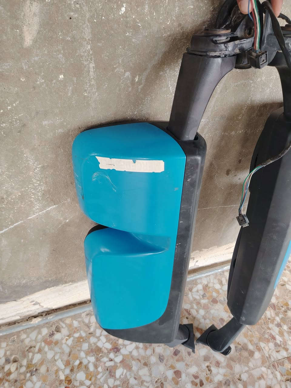 سلام عليكم مريات مال اكتروس  حواجب الرقم: ***********
