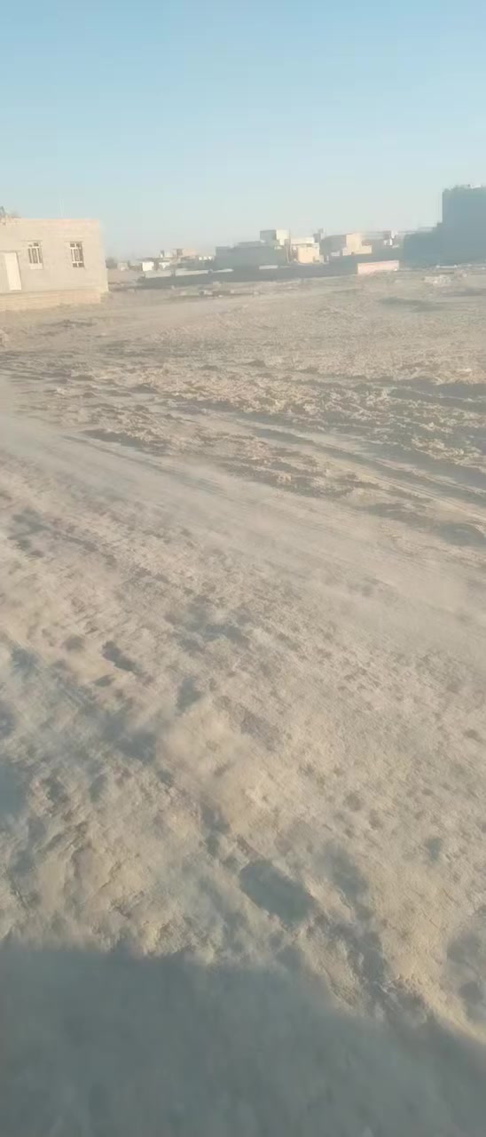 سلام عليكم قطعه لبيع بل صخين مقبيل طاقه مساحته ٤٠٠ متر شراي يتصل ***********
