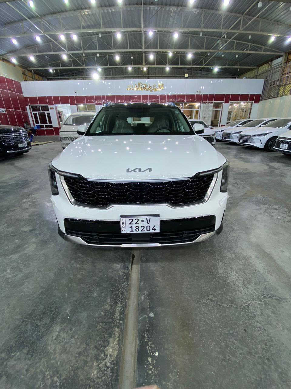 سلام عليكم كيا سورنتوموديل 2025 سيارة جديده جدن ماشية 5000الف بحالة الزيرو بدون اي ملاحضه موصفات بنورامه ويل 20كراسي جلد تدفئه وتبريد بل كراسي  2كرسي كهرباء وبيه هواي موصفات بعد ضمان شركة نم مكان السياره البياع السعر 350$ للاستفسار ‭٠٧٧٠ ٢٥٨ ٠٥٦٩‬
